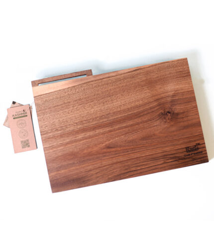 Walnut wood chopping board with legs and slot for knife