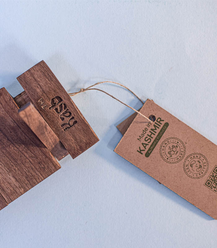 Walnut wood retractable dress peg hooks/hanger 4