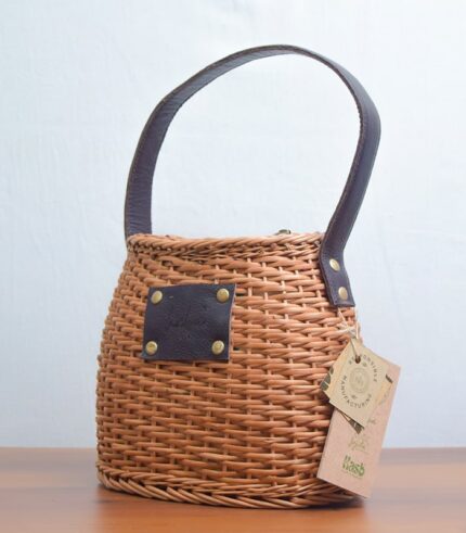 Willow Wicker Handbag - With Leather Strap, Zip, and Lining