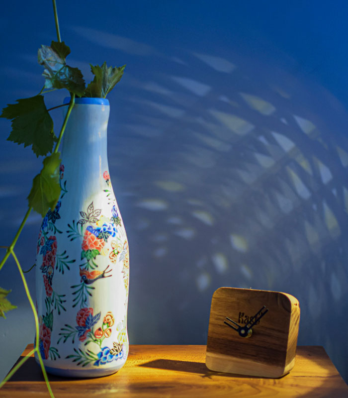 Walnut wood Table/desk clock - square small 2