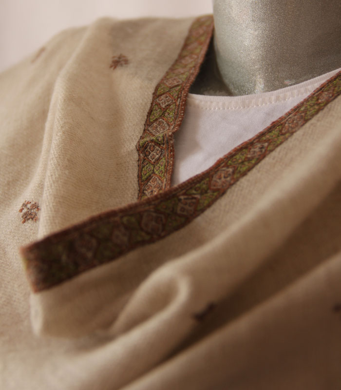 Light Khaki Bootidaar Hashidaar Hand Embroidered Real Kashmiri Pashmina Shawl