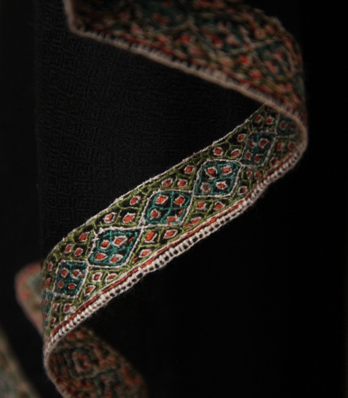 Black Hashidaar Hand Embroidered Kashmiri Pure Pashmina Shawl