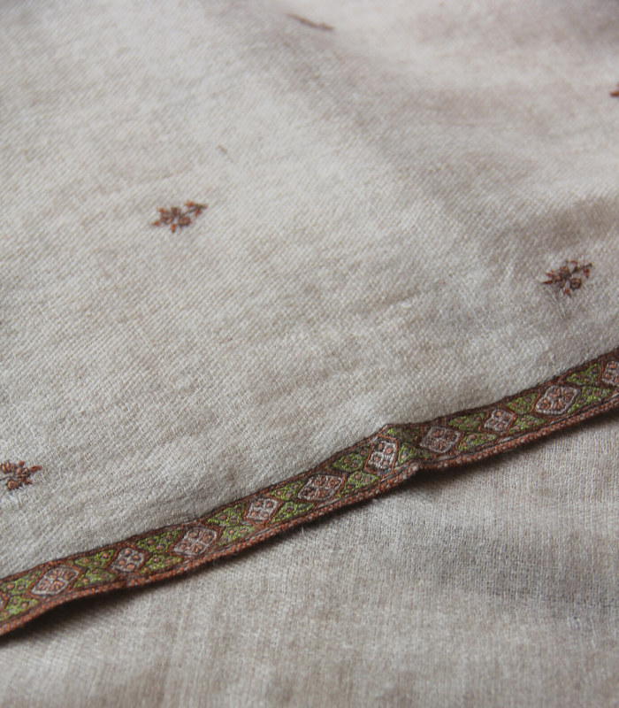 Light Khaki Bootidaar Hashidaar Hand Embroidered Real Kashmiri Pashmina Shawl