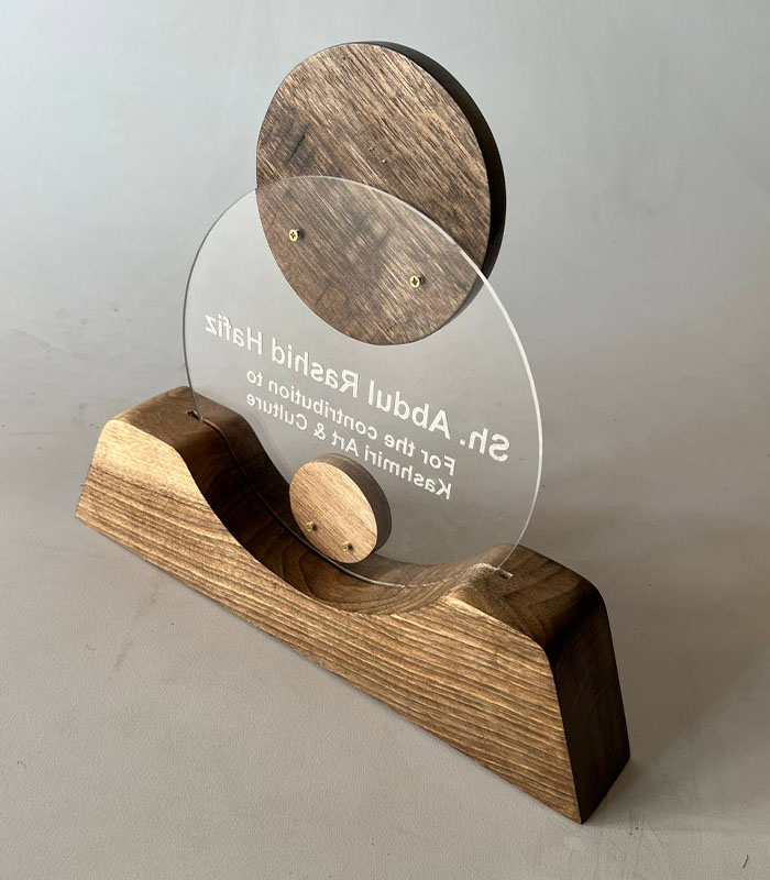 Customized Walnut Wood Memento