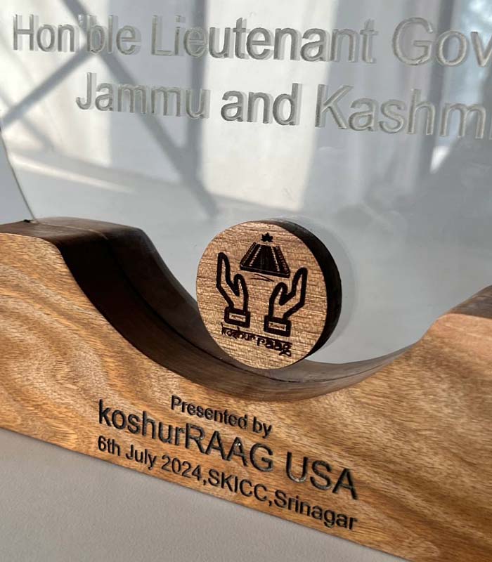 Customized Walnut Wood Memento