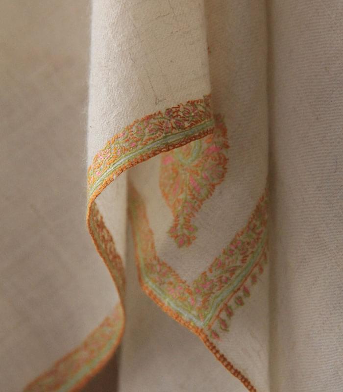 Cream Hashidaar Hand Embroidered Real Pashmina Shawl With Booti Work on Borders 2